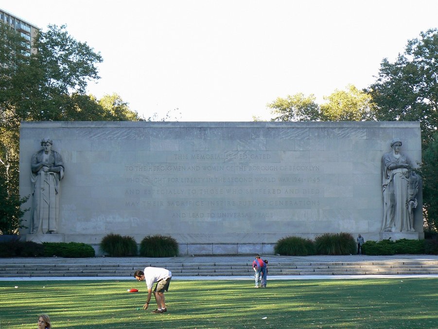 Brooklyn - Centre: Brooklyn War Memorial 202